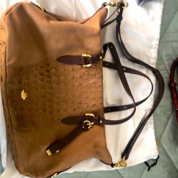 ❌SOLD❌
Authentic Brahmin suede handbag/crossbody - Picture 4 of 4